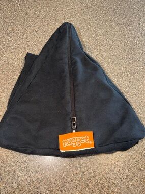 Nugget Black Triangle pillowcover case